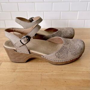 DANSKO Sam Leather Floral Mary Jane Slingback Clogs
Size 40